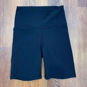 Aritzia TnAction Black Bike Shorts Women's XS/S Ribbed Athletic Activewear